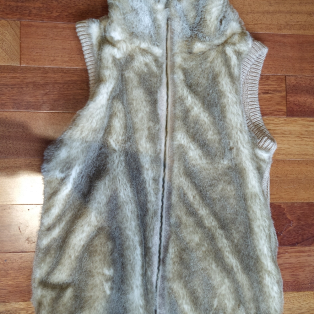 EIVISSA fur vest one size(fits large the best)